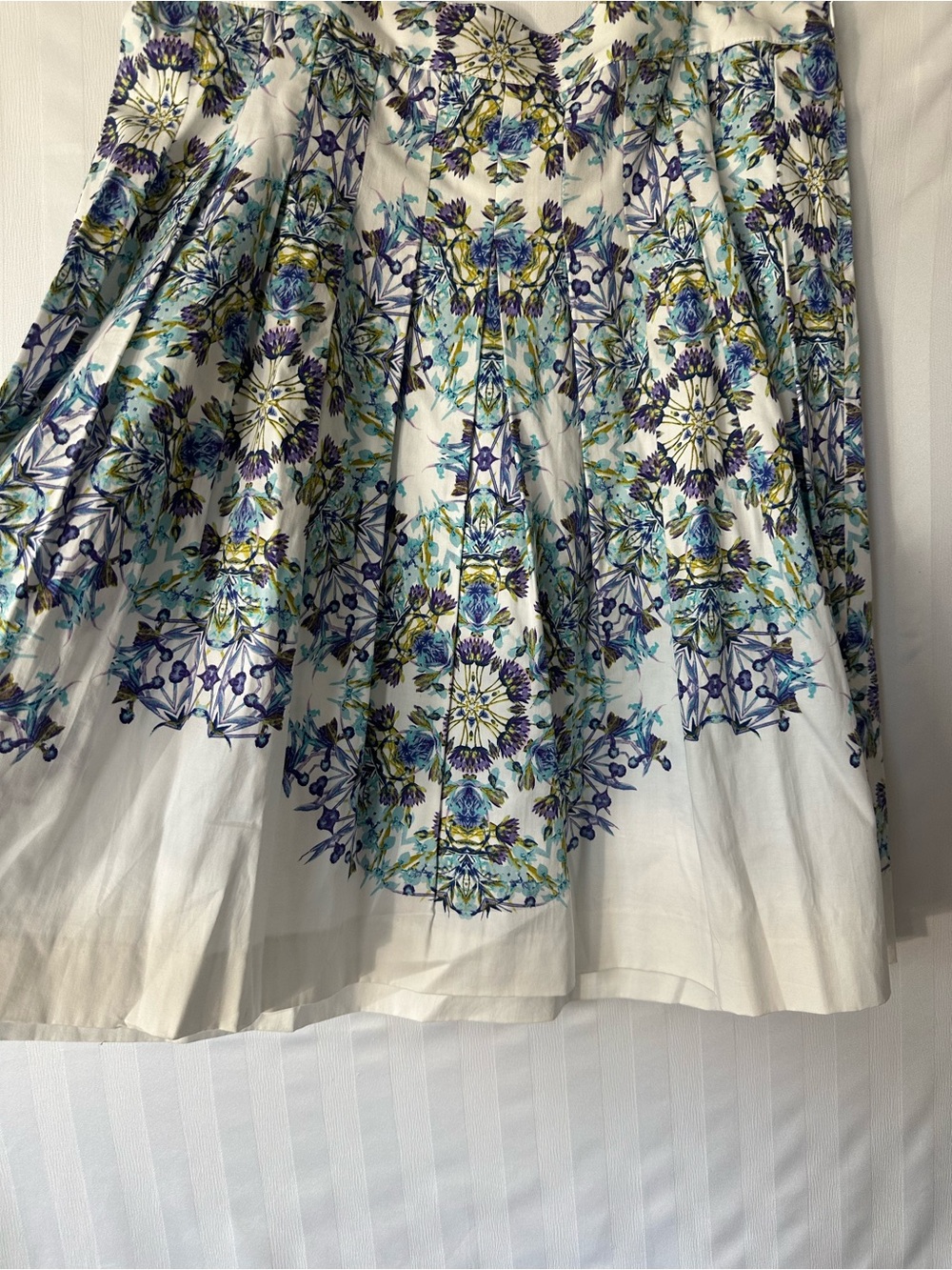 Talbots White Circle Skirt with Blue, Teal & Yellow Floral Medallions